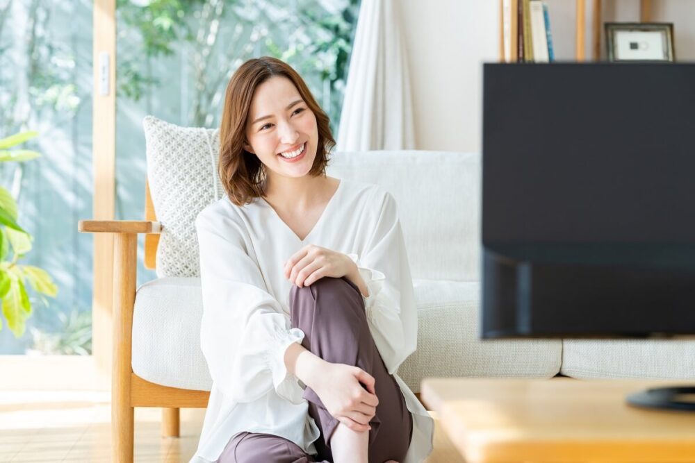 一人暮らし向けのテレビのサイズはどれくらい？部屋に合わせた選び方や