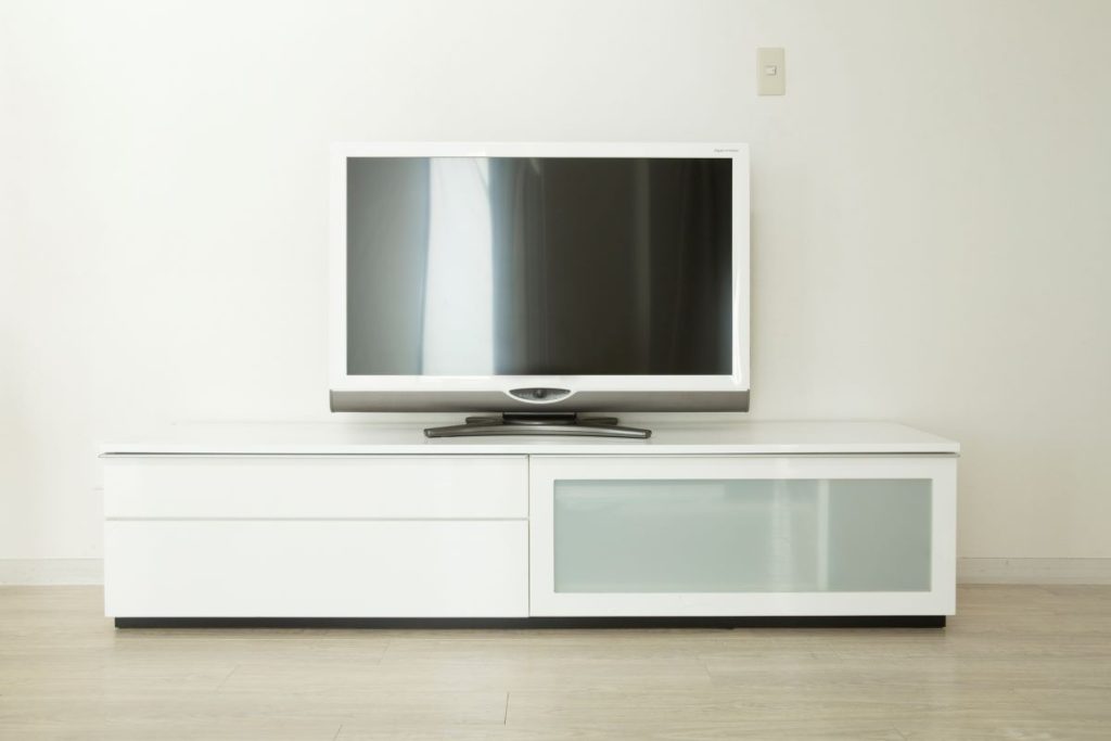 白いテレビ・白枠テレビは今買える？ホワイトのテレビとデメリット、白くする方法を解説
