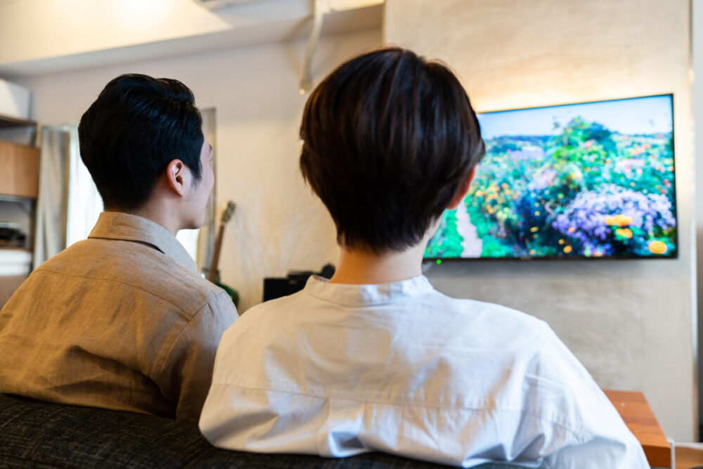 テレビのブルーライトは目に悪い？