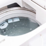 洗濯機の水が溜まる問題を解決！原因と対処法から予防策まで