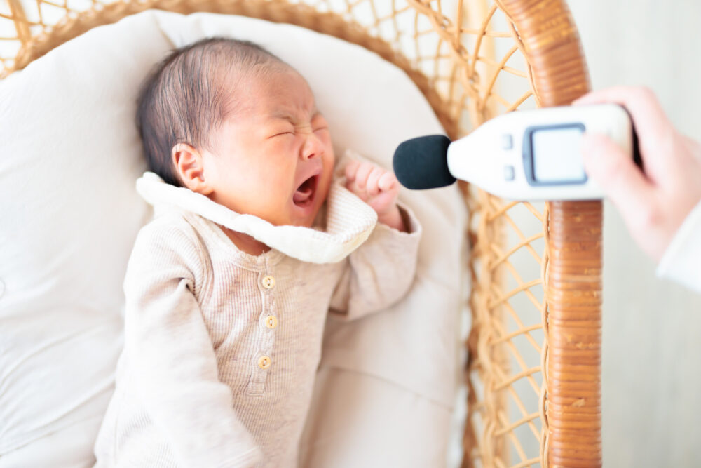 赤ちゃんの泣き声はどれくらいの騒音？