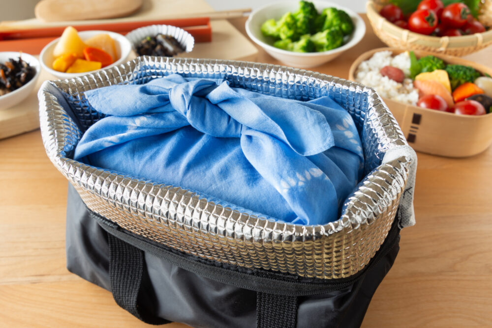 100均の保冷バッグは種類も豊富でさまざまなシーンに便利！