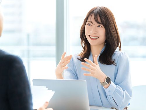 打合せ中のメモが不要に!AIで議事録・要約・提案資料を自動生成する不動産営業の新しい打合せスタイル