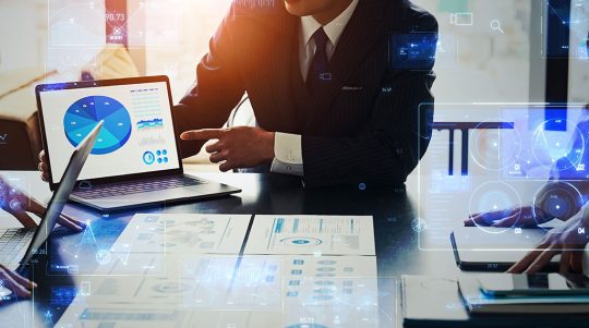 広告会社からのレポートを、AIで読み解く ― 不動産会社のスタッフがAIで「社内広告ディレクター」になる方法